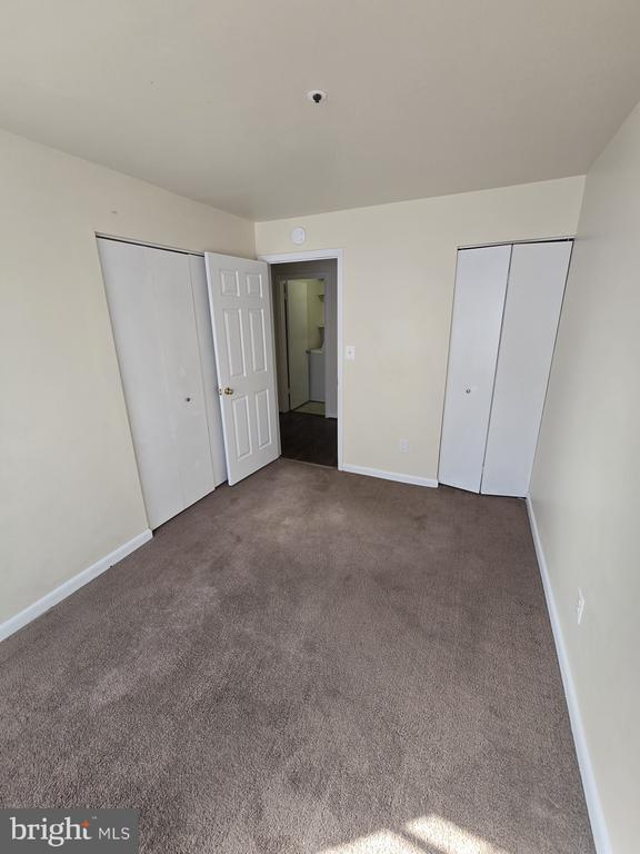 Building Photo - 1003 Spring Valley Ct