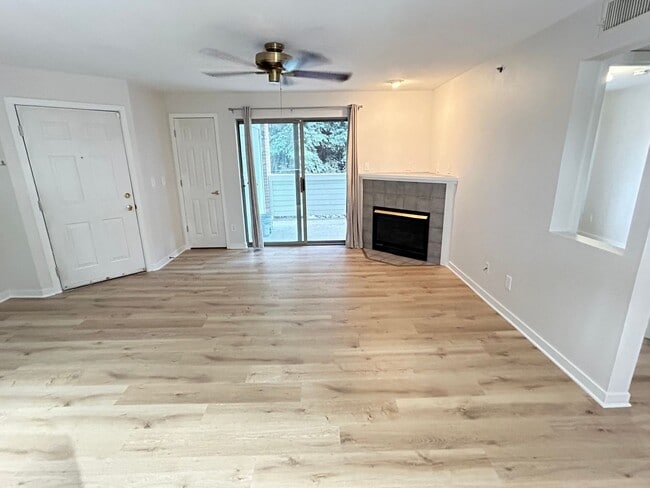 Building Photo - 2-Bedroom Westwood Condo with a Spacious L...