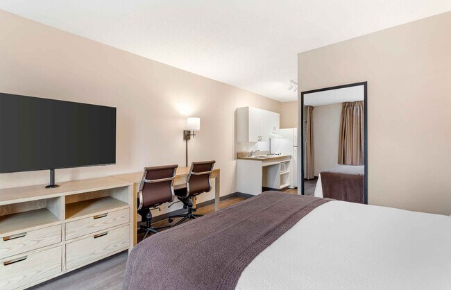 Building Photo - Furnished Studio-Asheville - Tunnel Rd.