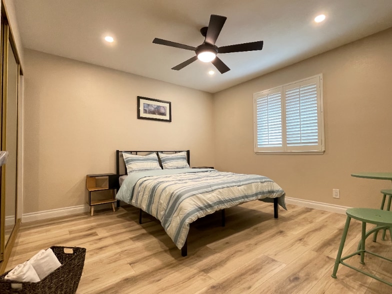 Building Photo - 12899 Rain Shadow Rd