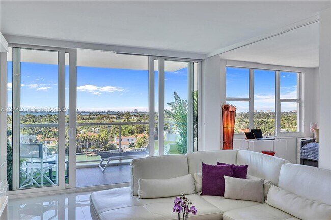 Building Photo - 5600 Collins Ave
