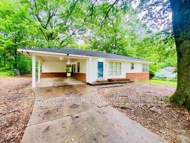 Primary Photo - 800 Lydgate Rd