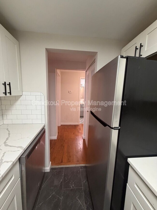 Building Photo - 5535 Pershing Ave
