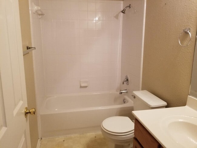 Building Photo - 306 Bright Chase