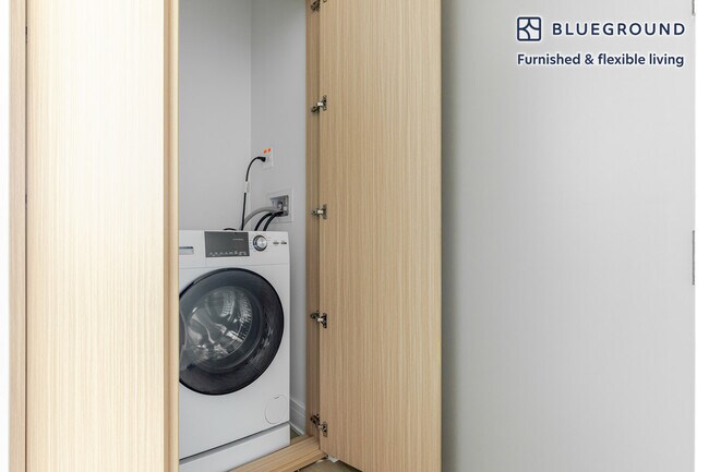 Building Photo - 240 3rd Ave