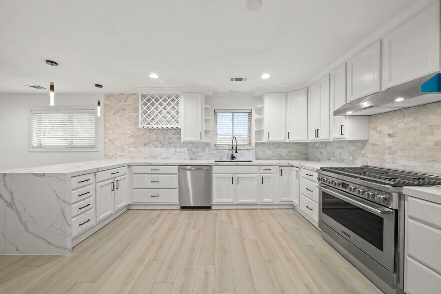 Building Photo - 6010 Rutherglenn Dr