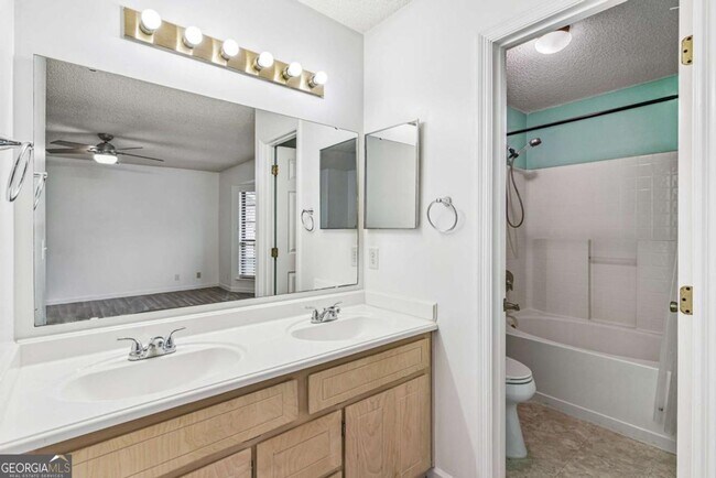 Building Photo - Available Today!