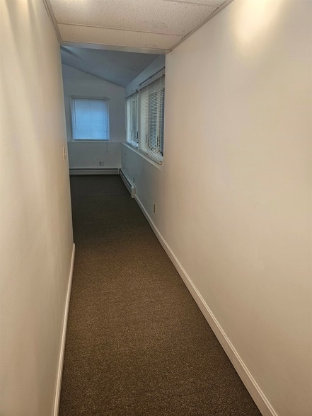 Building Photo - 30 Sterling Ln