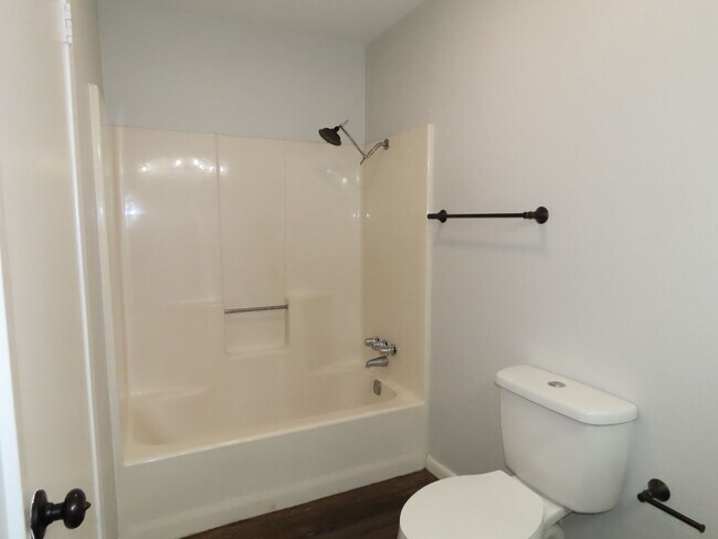 Building Photo - Spacious 4-Bedroom Home in Whitehouse ISD – Pet-Friendly with Large Fenced Yard! Bonus: Lawncare ...