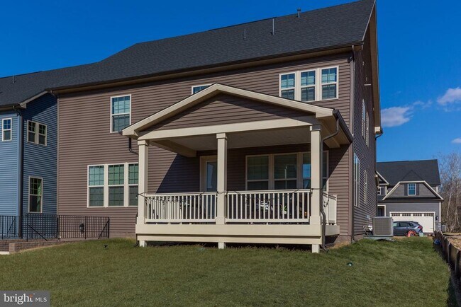 Building Photo - 6547 Clubhouse Dr