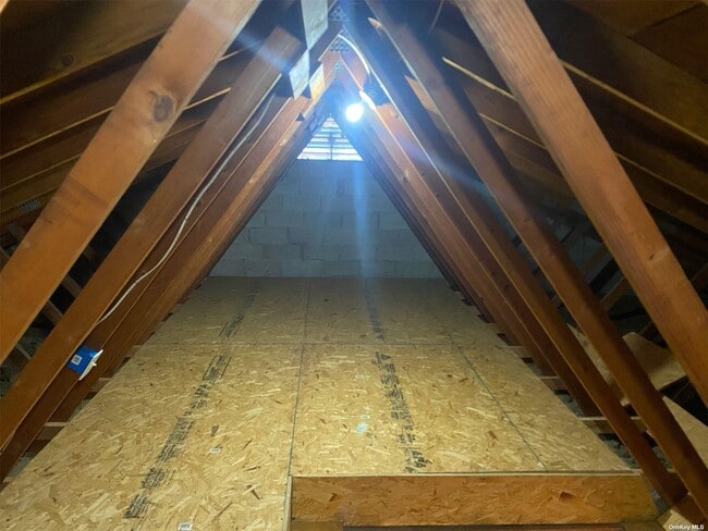 Building Photo - 451 Village Dr