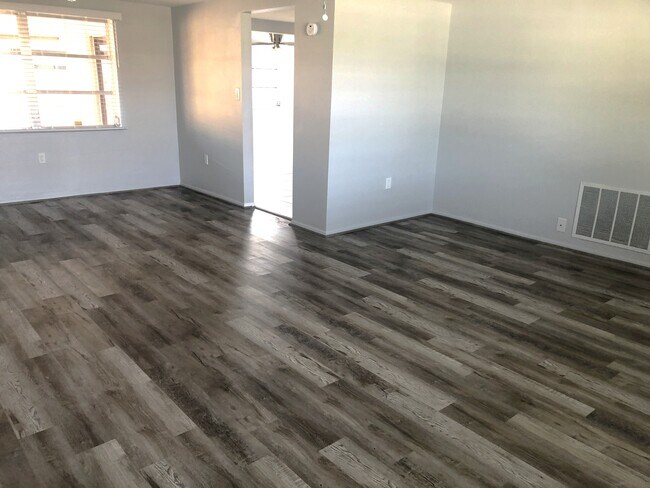 Building Photo - 5714 Chipper Dr