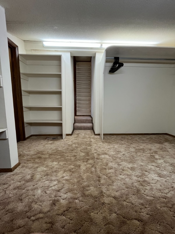 Building Photo - 5200 Villa View Dr