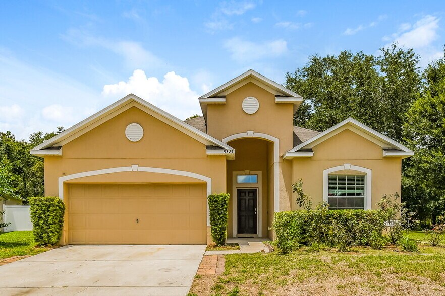 Primary Photo - 9325 Aplomado Circle