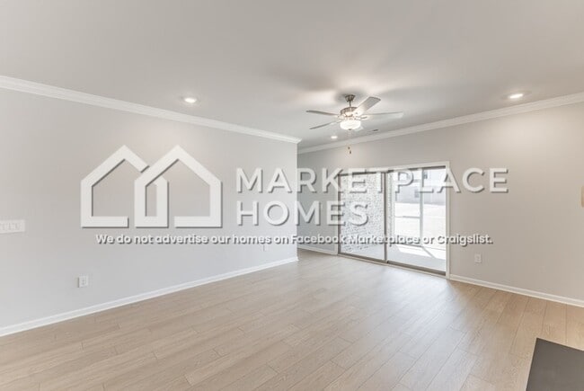 Building Photo - 206 Stockyard Cir