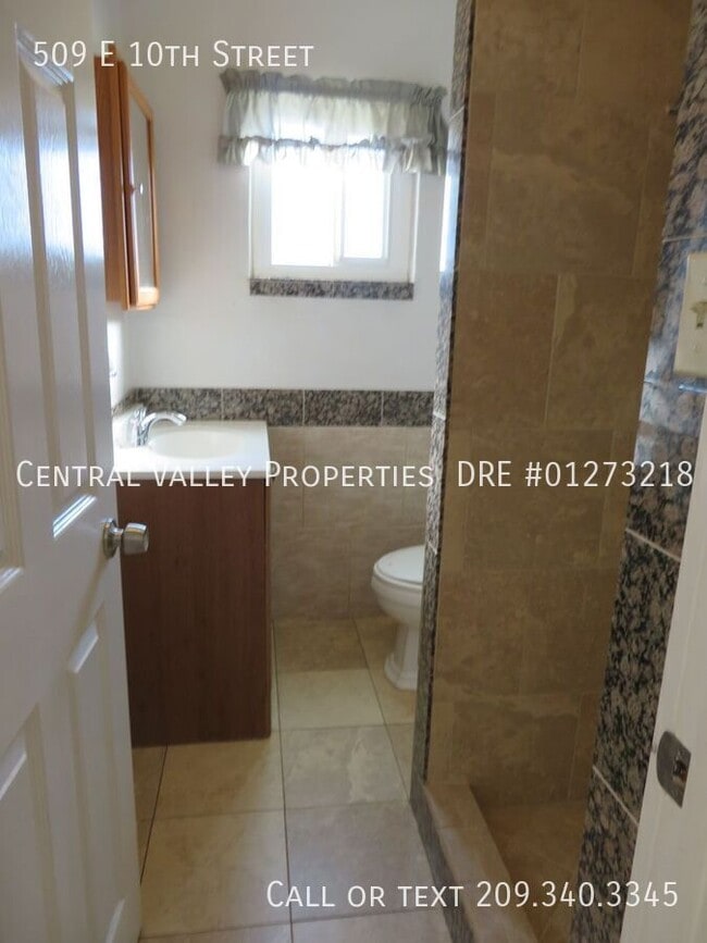 Building Photo - 509 10th St