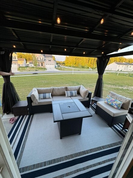 Building Photo - 3443 Alder Ave