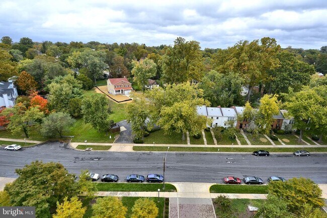 Building Photo - 1900 Lyttonsville Rd