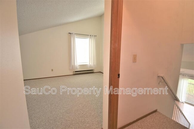 Building Photo - 9964 SW Trapper Terrace
