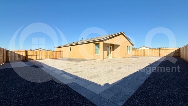 Building Photo - 14515 S Vera Cruz Rd