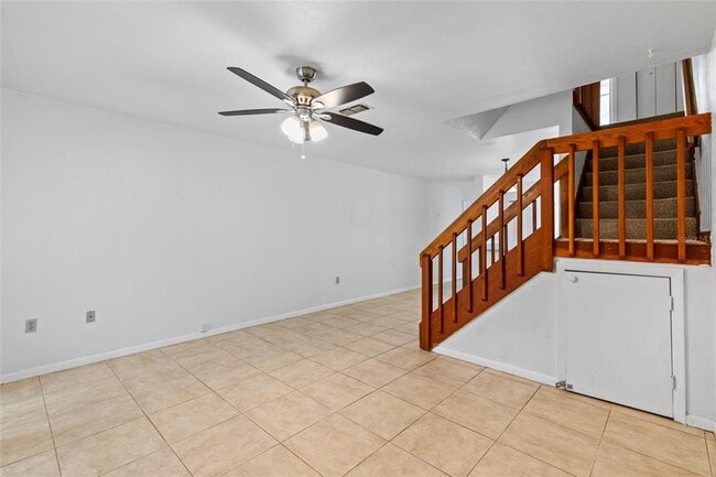 Building Photo - 2219 SW 39th Way