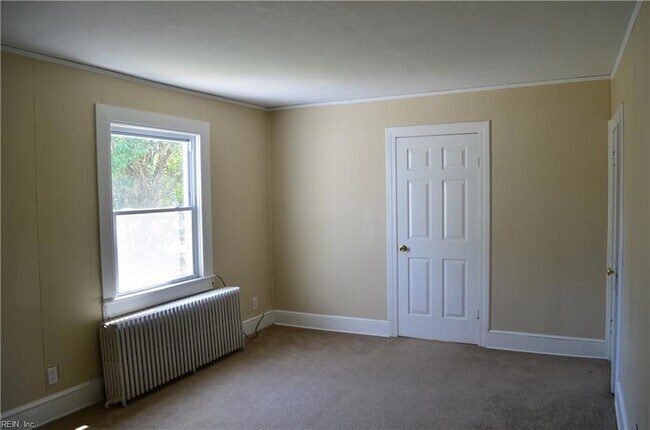 Building Photo - 5905 Hampton Blvd