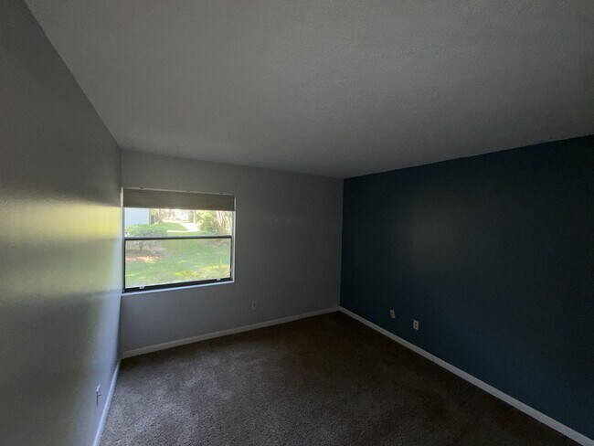 Building Photo - Condo In The Very Desirable Conquistador Condos