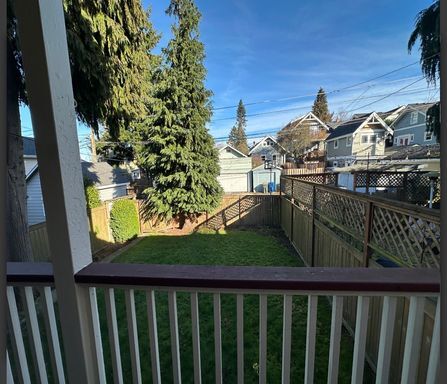 Building Photo - Gorgeous 2 bed Craftsman in Queen Anne! Open house Saturday!