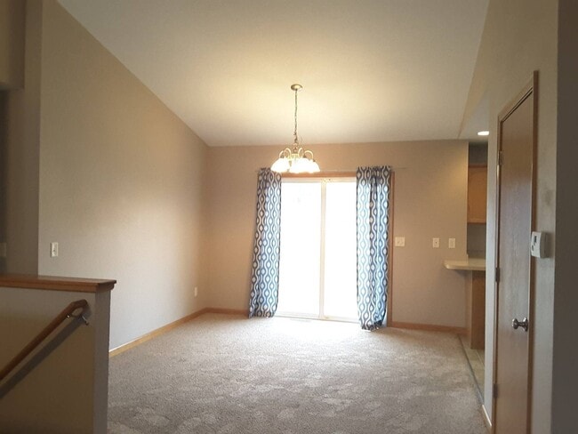 Building Photo - 3 Bedroom Single Family Home!