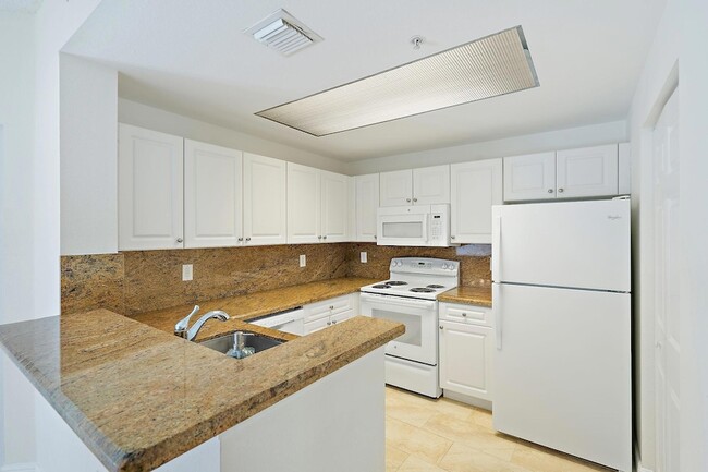 Building Photo - 2803 Sarento Pl