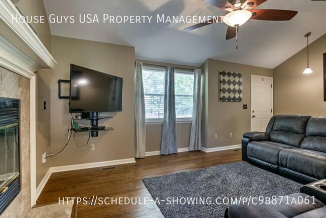 Building Photo - 420 SE Onyx Dr