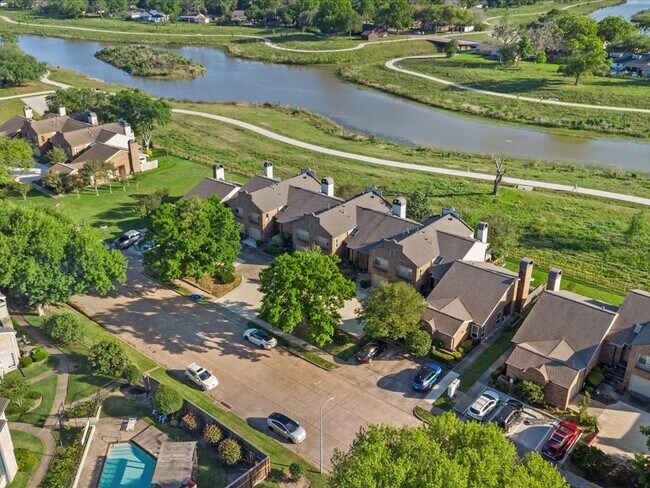 Building Photo - 15932 Seahorse Dr