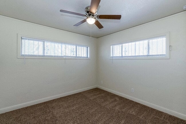 Building Photo - 1724 N West Ave