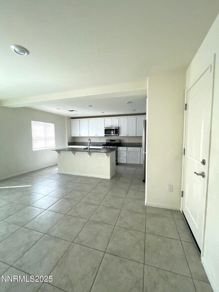 Building Photo - 8952 Wolf River Dr