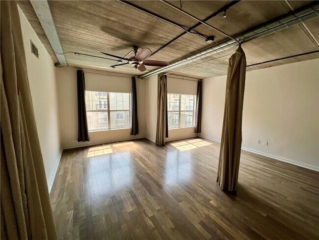 Building Photo - 800 Peachtree St NE