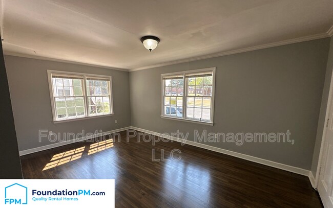 Building Photo - 44 N Holmes St