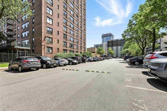 Building Photo - 10 Huron Ave