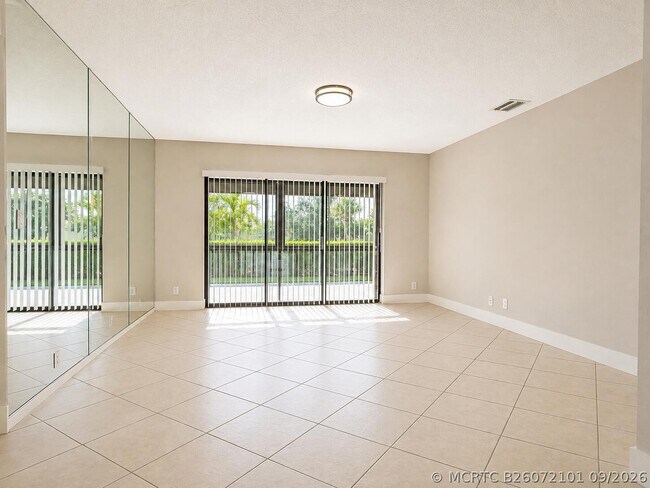 Building Photo - 628 Sea Pine Way