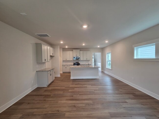 Building Photo - Spacious 4-Bedroom New Build in Ooltewah!