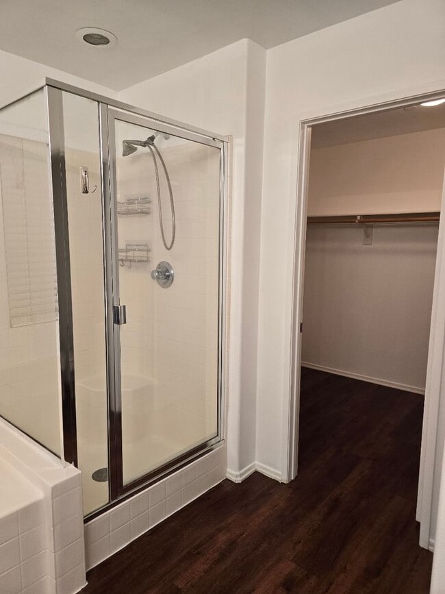 Building Photo - ***OPEN HOUSE 2/15/2026 11am-12pm ***Ready Now! 4bed 3bath