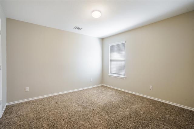 Building Photo - 806 Meadow Wood Ln
