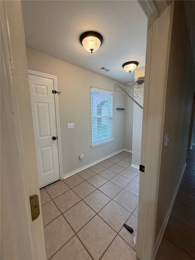Building Photo - 240 Beasley Dr