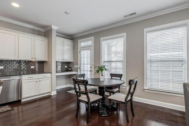 Building Photo - 10524 Royal Winchester Dr