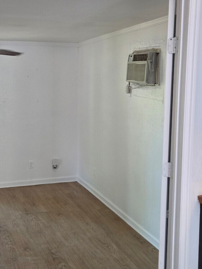 Building Photo - Nice 3 bedroom 1 bath for rent