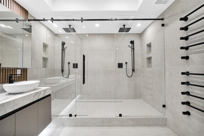 Building Photo - 3535 S Ocean Dr
