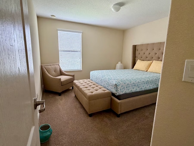 Building Photo - 3,261 SF Fully Furnished 5-Bed Gem | Just Bring Your Suitcase!