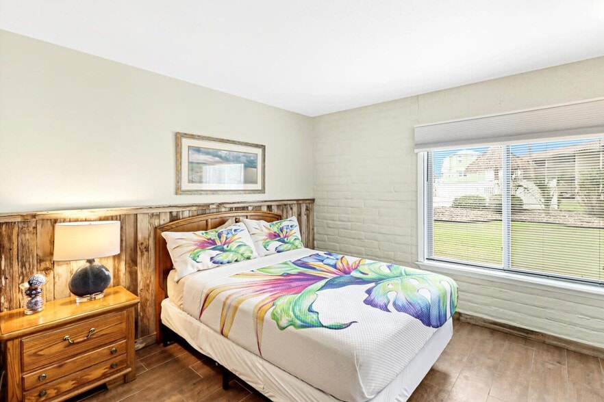 Building Photo - 1421 Eleventh Street-SI ID1023214P