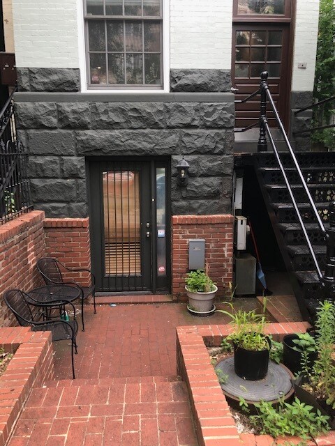 Building Photo - 1305 22nd St NW