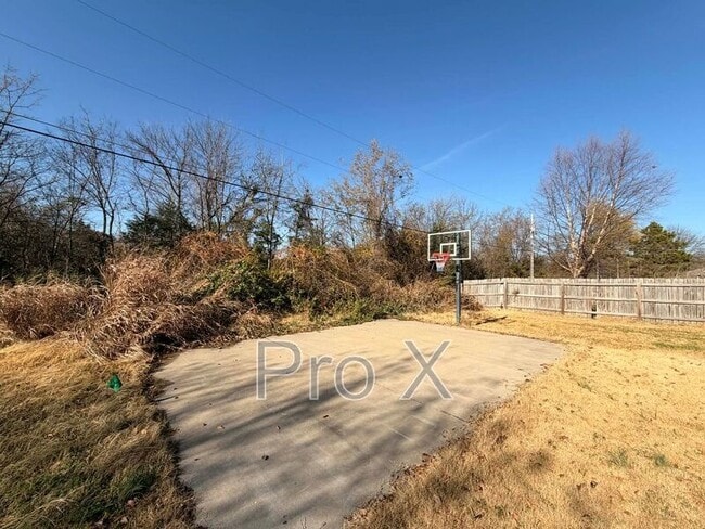 Building Photo - 1604 Prier Ln