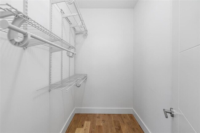 Building Photo - 147 Hutchinson St NE